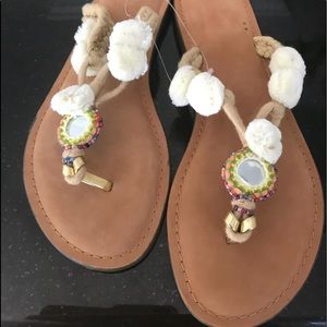 Beautiful NWT J&L leather PomPom beaded sandals
